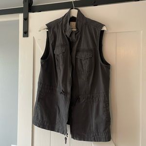 Light weight, sleeveless vest